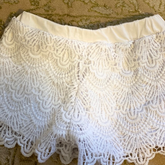 Shorts - Picture 2 of 3